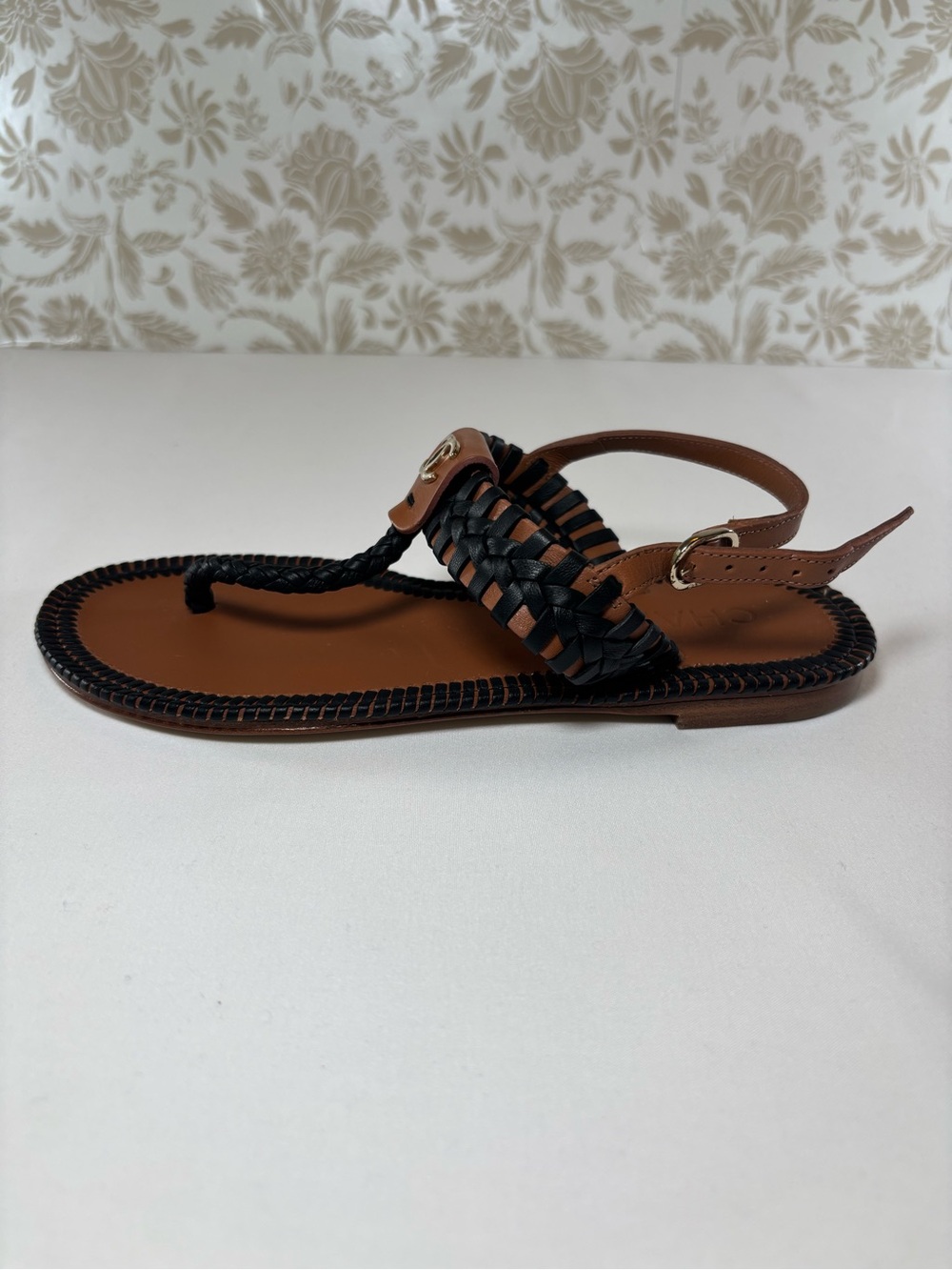CHANEL Brown and Black Leather CC Logo Thong Sandals - Picture 7 of 10